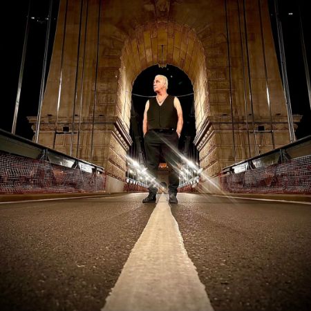 Till Lindemann took a picture while he was in Budapest.